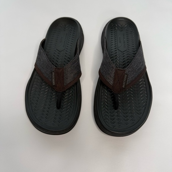 Skechers Arch Fit Men's Black and Dark Brown Flip-Flops size 9 - Picture 2 of 9